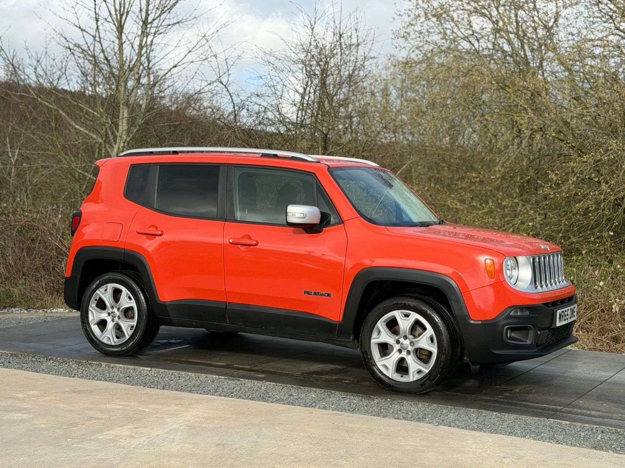 A 2015 JEEP RENEGADE 2.0 MultiJetII Limited SUV 5dr Diesel Manual 4WD Euro 6 (s/s) (140 ps) SAT A 2015 JEEP RENEGADE 2.0 MultiJetII Limited SUV 5dr Diesel Manual 4WD Euro 6 (s/s) (140 ps) SAT