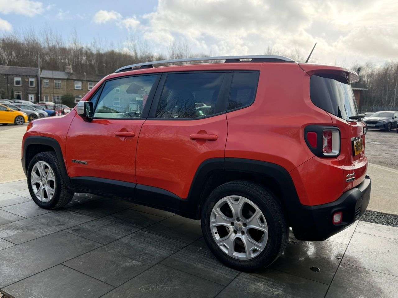 A 2015 JEEP RENEGADE 2.0 MultiJetII Limited SUV 5dr Diesel Manual 4WD Euro 6 (s/s) (140 ps) SAT A 2015 JEEP RENEGADE 2.0 MultiJetII Limited SUV 5dr Diesel Manual 4WD Euro 6 (s/s) (140 ps) SAT