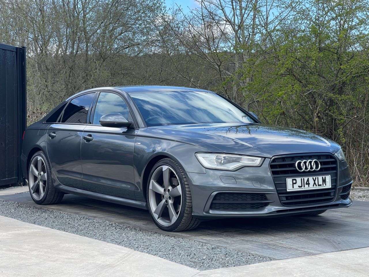 A 2014 AUDI A6 SALOON 2.0 TDI ultra Black Edition Saloon 4dr Diesel S Tronic Euro 6 (s/s) (190 ps A 2014 AUDI A6 SALOON 2.0 TDI ultra Black Edition Saloon 4dr Diesel S Tronic Euro 6 (s/s) (190 ps