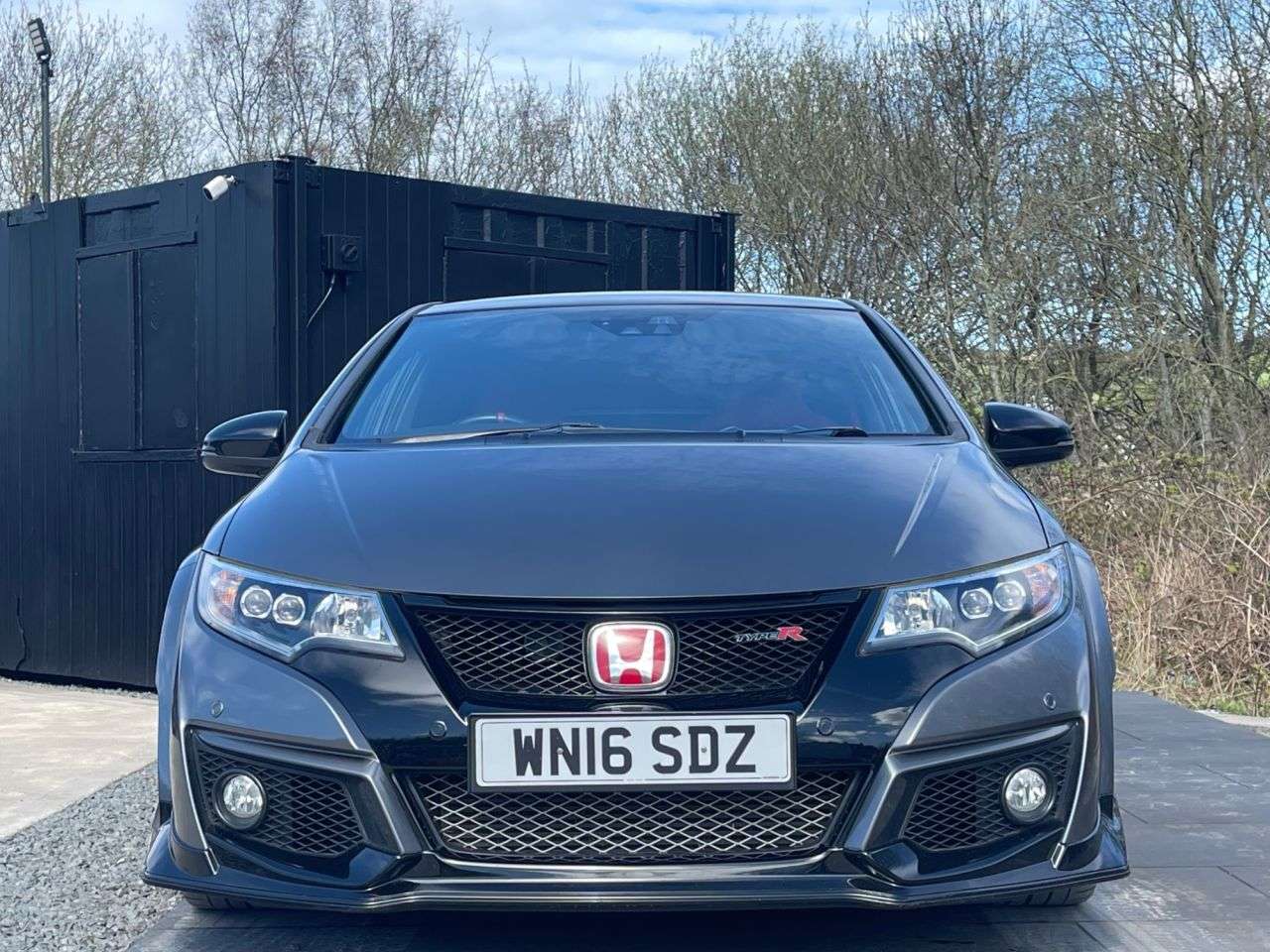 A 2016 HONDA CIVIC 2.0 i-VTEC Type R GT Hatchback 5dr Petrol Manual Euro 6 (s/s) (310 ps) EXCE A 2016 HONDA CIVIC 2.0 i-VTEC Type R GT Hatchback 5dr Petrol Manual Euro 6 (s/s) (310 ps) EXCE