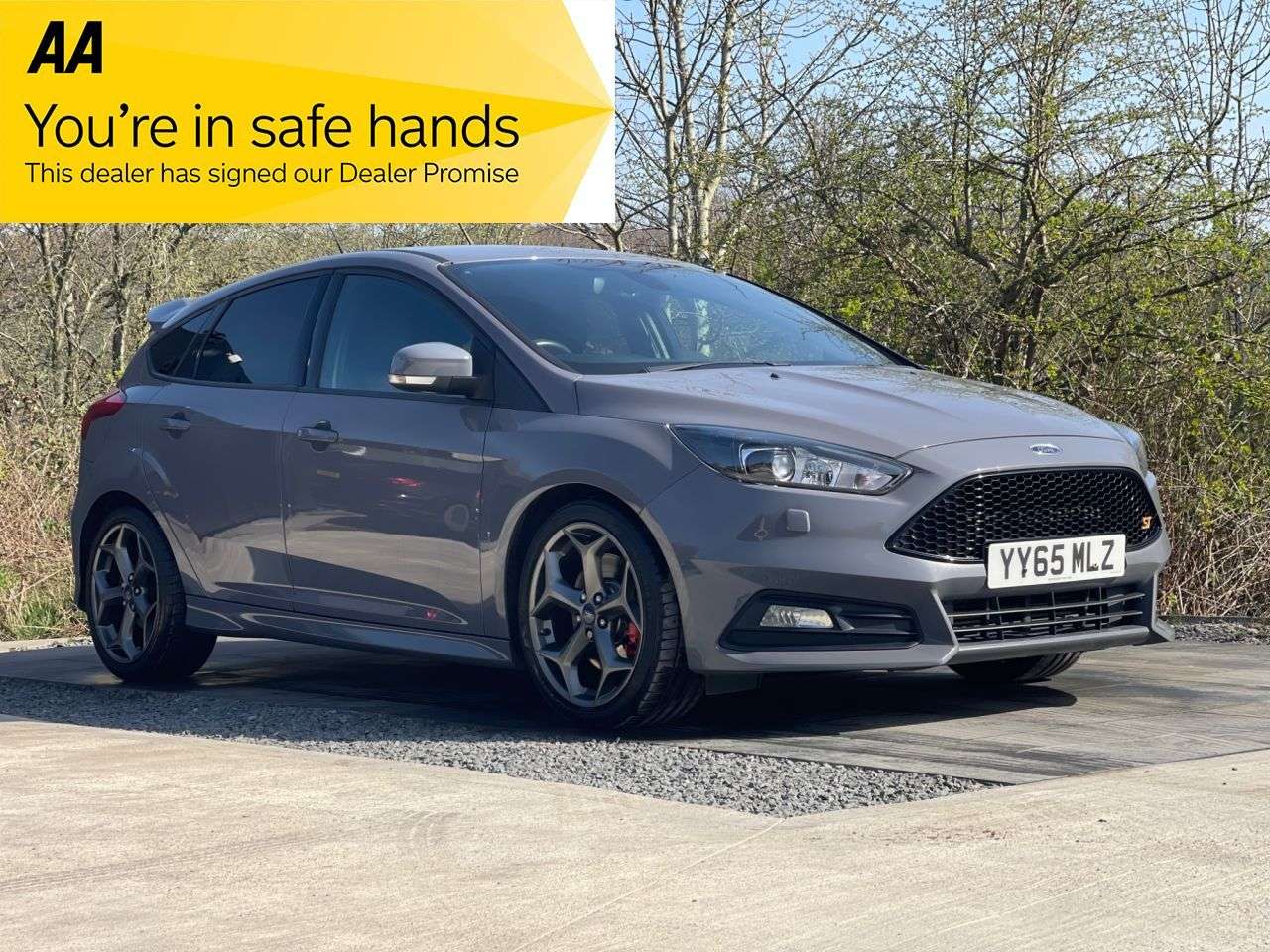 A 2015 FORD FOCUS 2.0T EcoBoost ST-3 Hatchback 5dr Petrol Manual Euro 6 (s/s) (250 ps) A 2015 FORD FOCUS 2.0T EcoBoost ST-3 Hatchback 5dr Petrol Manual Euro 6 (s/s) (250 ps)