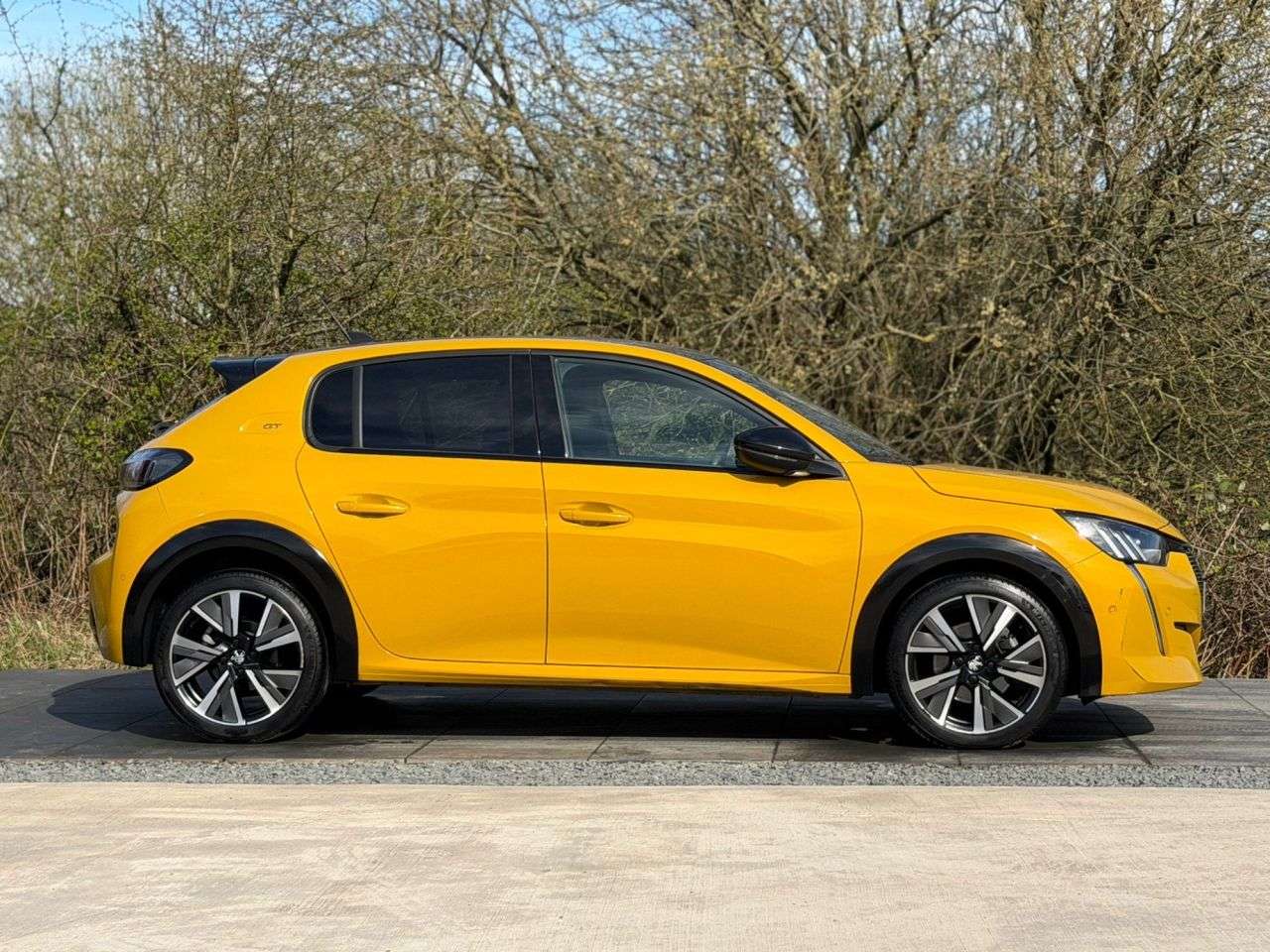 A 2022 PEUGEOT 208 1.2 PureTech GT Hatchback 5dr Petrol EAT Euro 6 (s/s) (130 ps) SAT NAV CRUI A 2022 PEUGEOT 208 1.2 PureTech GT Hatchback 5dr Petrol EAT Euro 6 (s/s) (130 ps) SAT NAV CRUI