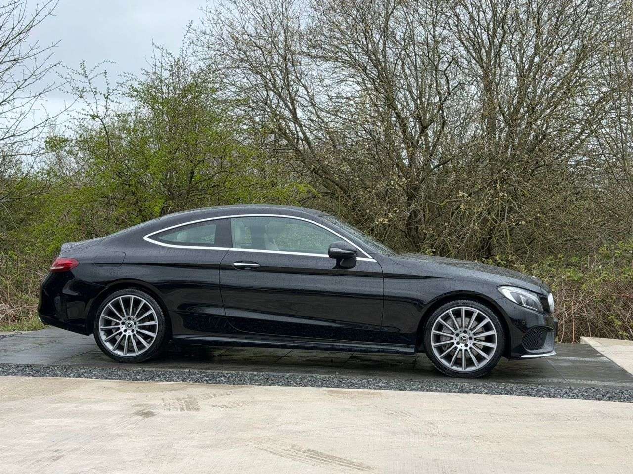 A 2017 MERCEDES-BENZ C-CLASS 2.0 C300 AMG Line (Premium Plus) Coupe 2dr Petrol G-Tronic+ Euro 6 (s/s) (2 A 2017 MERCEDES-BENZ C-CLASS 2.0 C300 AMG Line (Premium Plus) Coupe 2dr Petrol G-Tronic+ Euro 6 (s/s) (2