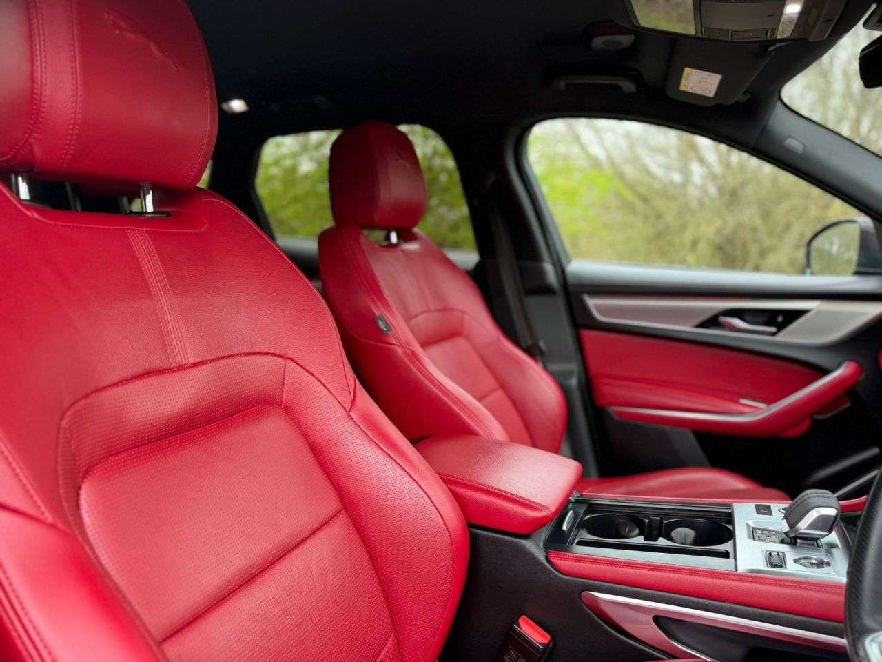 A 2022 JAGUAR F-PACE 2.0 D200 MHEV R-Dynamic S SUV 5dr Diesel Auto AWD Euro 6 (s/s) (204 ps) 6 M A 2022 JAGUAR F-PACE 2.0 D200 MHEV R-Dynamic S SUV 5dr Diesel Auto AWD Euro 6 (s/s) (204 ps) 6 M