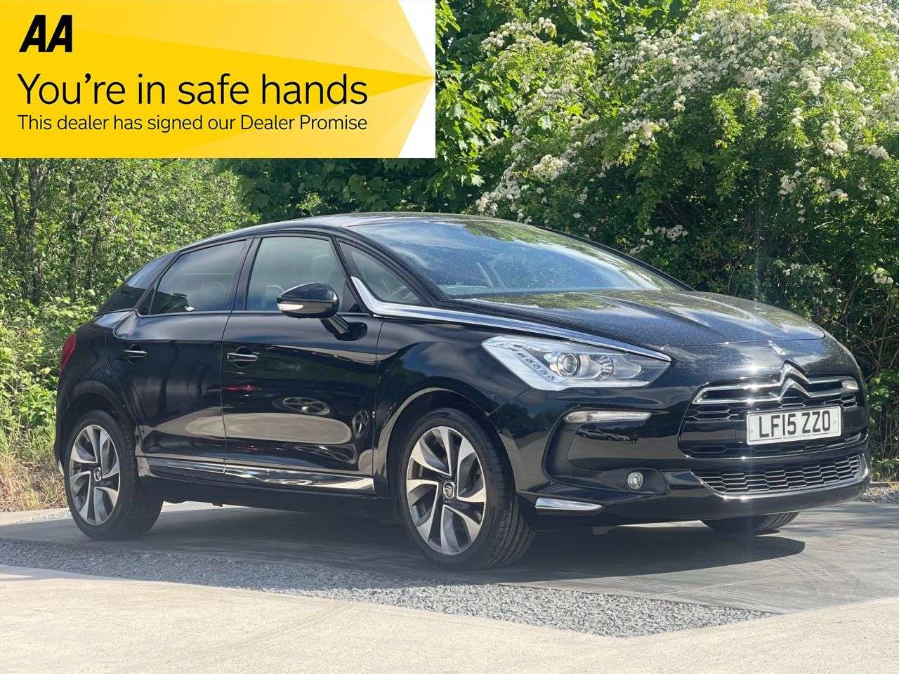 A 2015 CITROEN DS5 2.0 HDi DStyle Hatchback 5dr Diesel Manual Euro 5 (160 ps) 6 MONTHS WARRANT A 2015 CITROEN DS5 2.0 HDi DStyle Hatchback 5dr Diesel Manual Euro 5 (160 ps) 6 MONTHS WARRANT