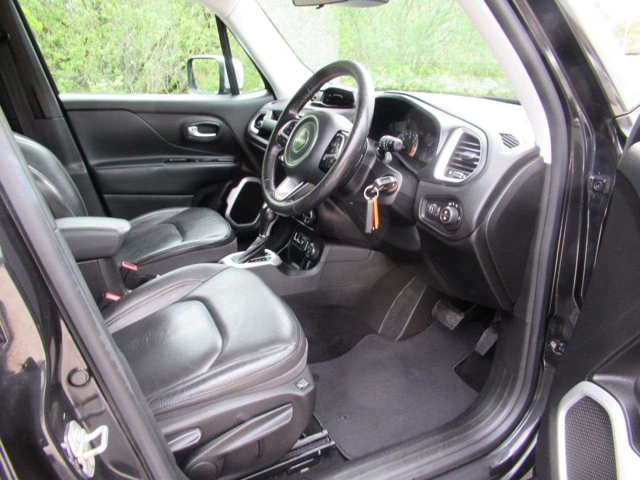 A 2015 JEEP RENEGADE 2.0 MultiJetII Limited SUV 5dr Diesel Auto 4WD Euro 6 (s/s) (140 ps) WELL M A 2015 JEEP RENEGADE 2.0 MultiJetII Limited SUV 5dr Diesel Auto 4WD Euro 6 (s/s) (140 ps) WELL M