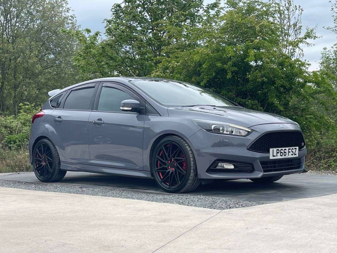 A 2017 FORD FOCUS 2.0T EcoBoost ST-3 Hatchback 5dr Petrol Manual Euro 6 (s/s) (250 ps) BEST S A 2017 FORD FOCUS 2.0T EcoBoost ST-3 Hatchback 5dr Petrol Manual Euro 6 (s/s) (250 ps) BEST S