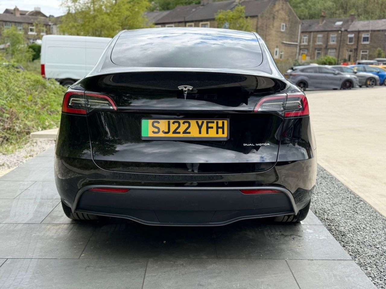 A 2022 TESLA MODEL Y (Dual Motor) Long Range SUV 5dr Electric Auto 4WDE (384 bhp) WELL MAINTAINE A 2022 TESLA MODEL Y (Dual Motor) Long Range SUV 5dr Electric Auto 4WDE (384 bhp) WELL MAINTAINE