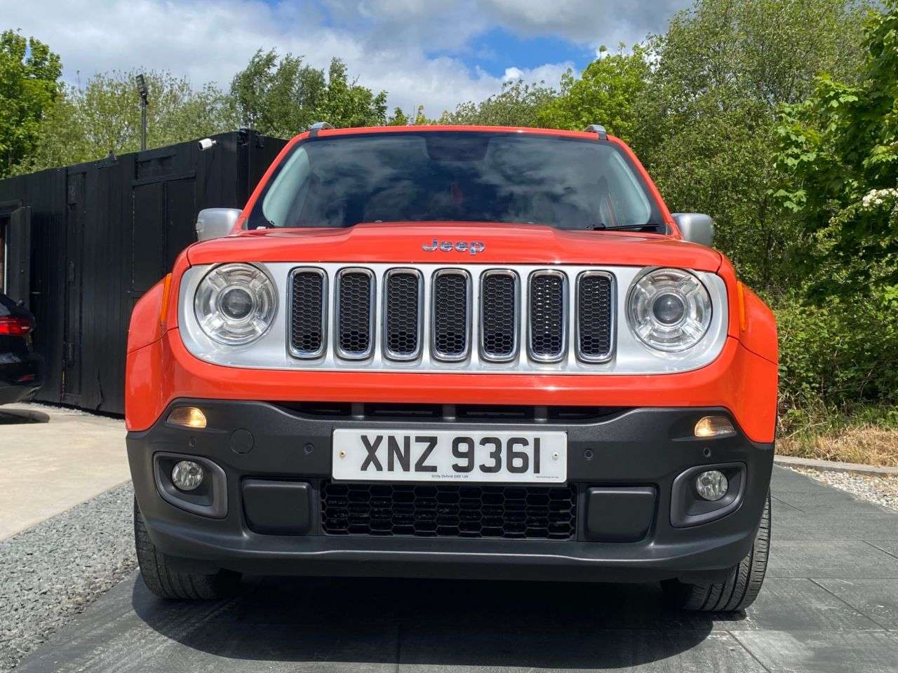 A 2016 JEEP RENEGADE 2.0 MultiJetII Limited SUV 5dr Diesel Auto 4WD Euro 6 (s/s) (140 ps) MASSIV A 2016 JEEP RENEGADE 2.0 MultiJetII Limited SUV 5dr Diesel Auto 4WD Euro 6 (s/s) (140 ps) MASSIV
