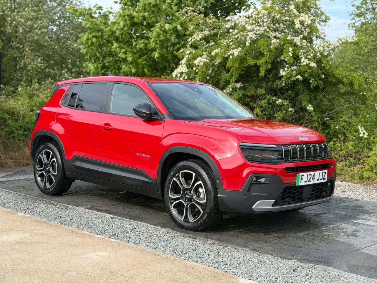 A 2024 JEEP AVENGER 54kWh Summit SUV 5dr Electric Auto (156 ps) HEATED SEATS DAB PARKING SENSOR A 2024 JEEP AVENGER 54kWh Summit SUV 5dr Electric Auto (156 ps) HEATED SEATS DAB PARKING SENSOR