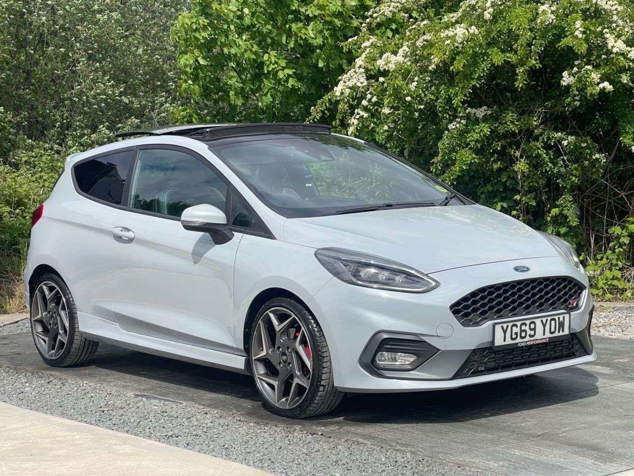 A 2019 FORD FIESTA 1.5T EcoBoost ST-3 Hatchback 3dr Petrol Manual Euro 6 (s/s) (200 ps) WELL M A 2019 FORD FIESTA 1.5T EcoBoost ST-3 Hatchback 3dr Petrol Manual Euro 6 (s/s) (200 ps) WELL M