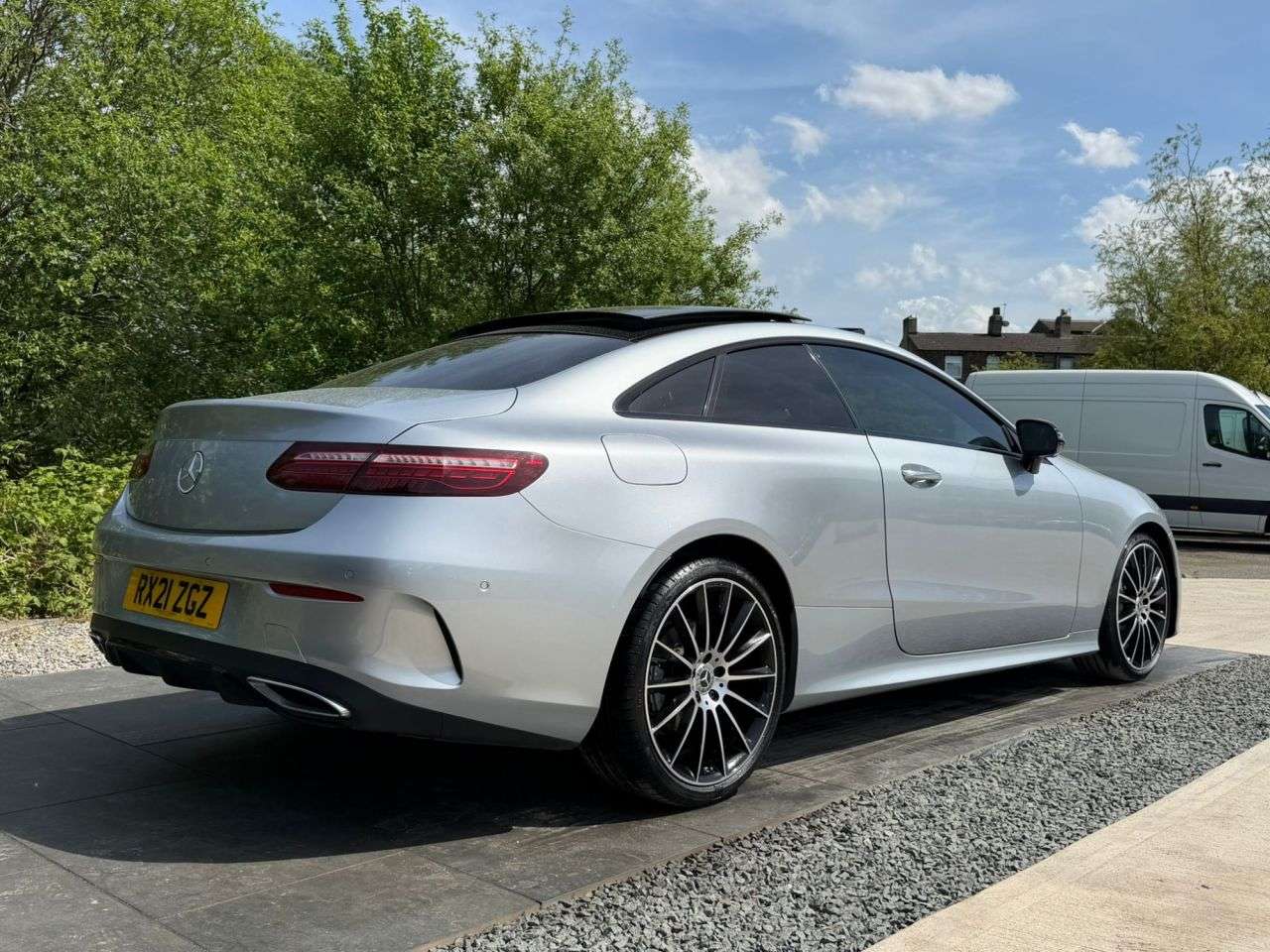 A 2021 MERCEDES-BENZ E-CLASS 2.0 E220d AMG Line Night Edition (Premium Plus) Coupe 2dr Diesel G-Tronic+ A 2021 MERCEDES-BENZ E-CLASS 2.0 E220d AMG Line Night Edition (Premium Plus) Coupe 2dr Diesel G-Tronic+