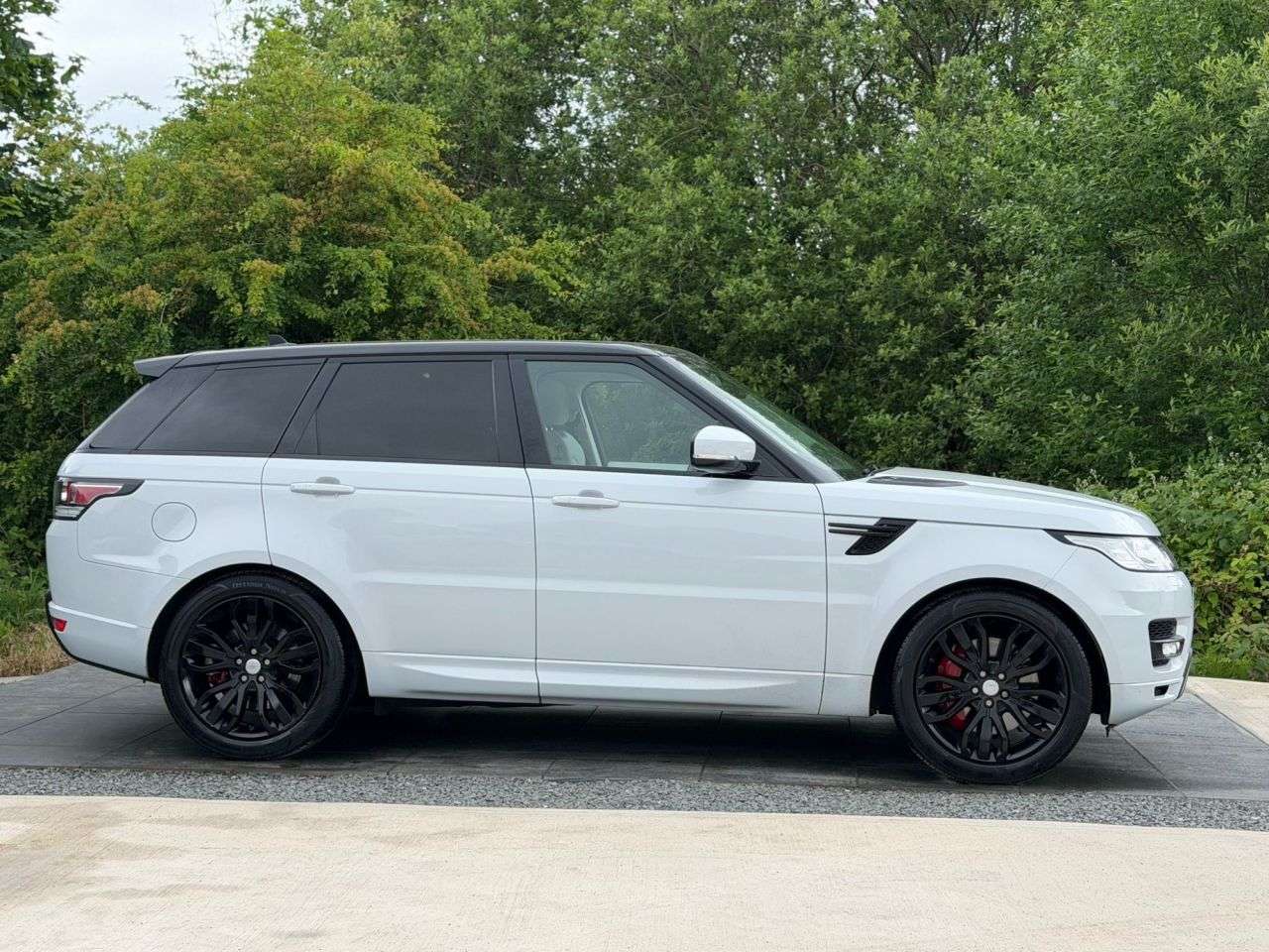 A 2016 LAND ROVER RANGE ROVER SPORT 3.0 SD V6 HSE SUV 5dr Diesel Auto 4WD Euro 6 (s/s) (306 ps) CRUISE CONTOL D A 2016 LAND ROVER RANGE ROVER SPORT 3.0 SD V6 HSE SUV 5dr Diesel Auto 4WD Euro 6 (s/s) (306 ps) CRUISE CONTOL D