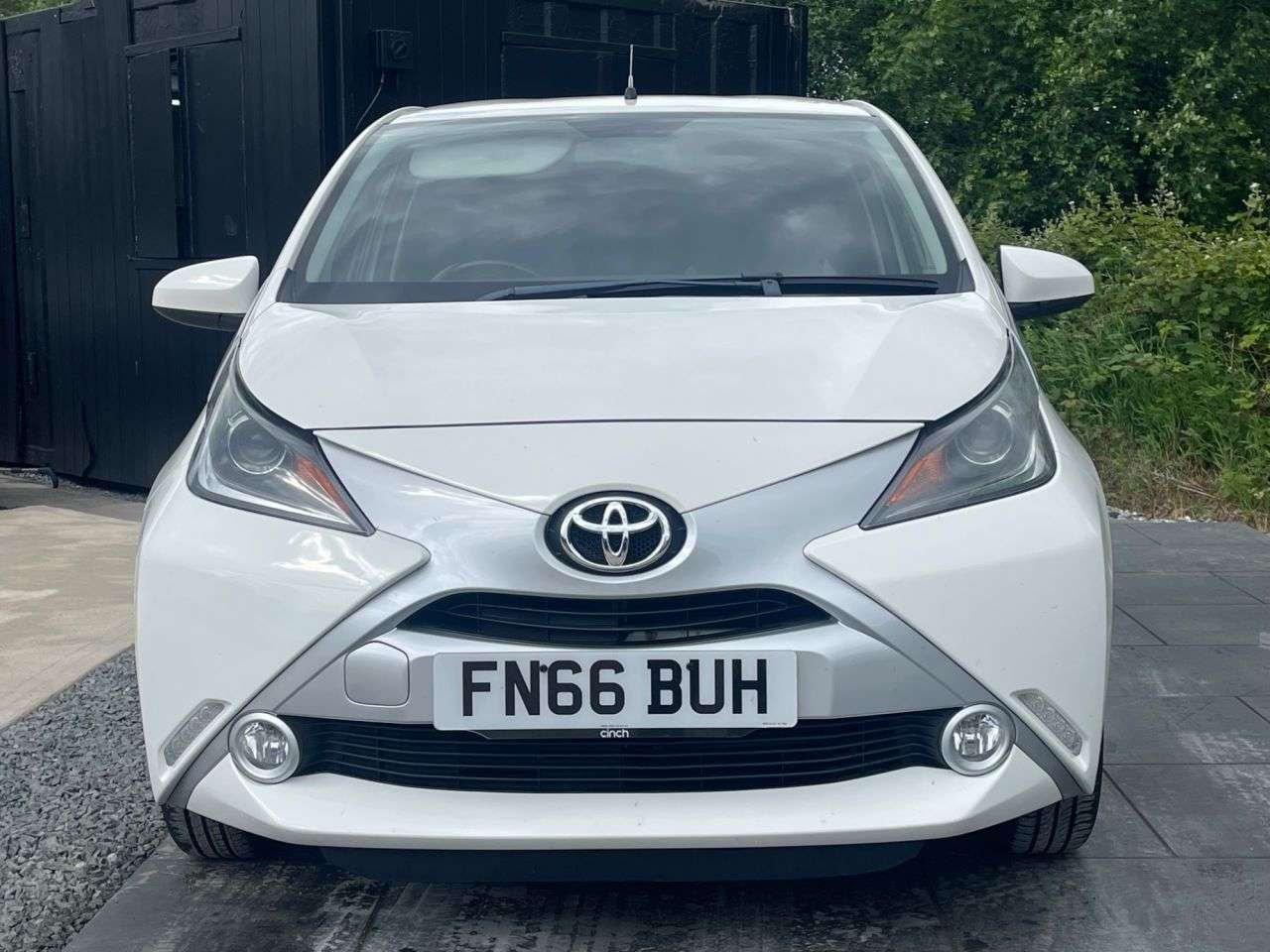 A 2016 TOYOTA AYGO 1.0 VVT-i x-pure Hatchback 5dr Petrol Manual Euro 6 (68 ps) USB AUX A 2016 TOYOTA AYGO 1.0 VVT-i x-pure Hatchback 5dr Petrol Manual Euro 6 (68 ps) USB AUX