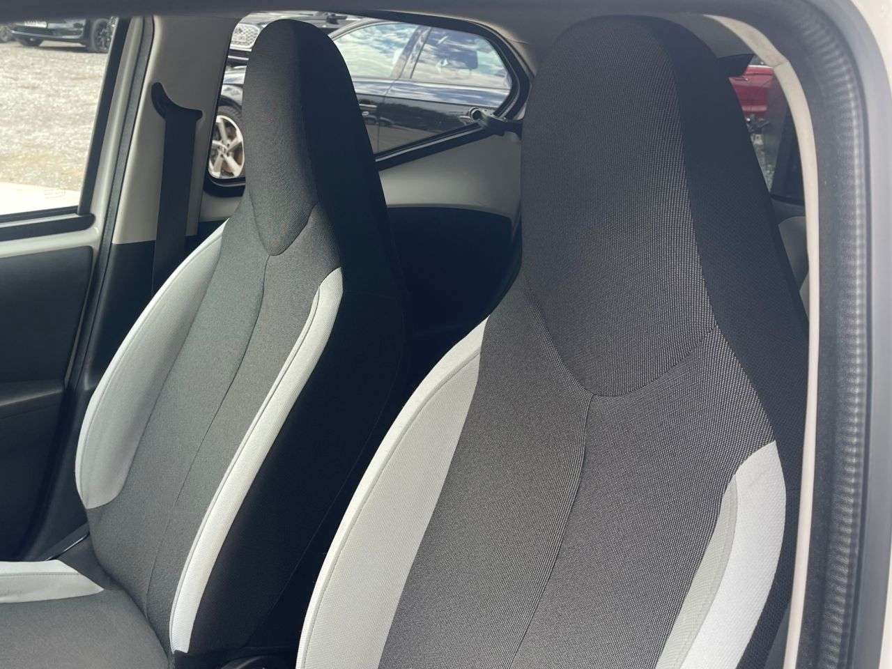 2016 TOYOTA AYGO 2016 TOYOTA AYGO