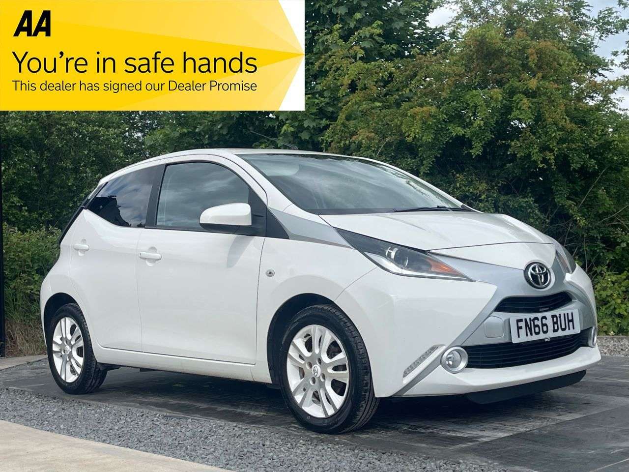A 2016 TOYOTA AYGO 1.0 VVT-i x-pure Hatchback 5dr Petrol Manual Euro 6 (68 ps) USB AUX A 2016 TOYOTA AYGO 1.0 VVT-i x-pure Hatchback 5dr Petrol Manual Euro 6 (68 ps) USB AUX