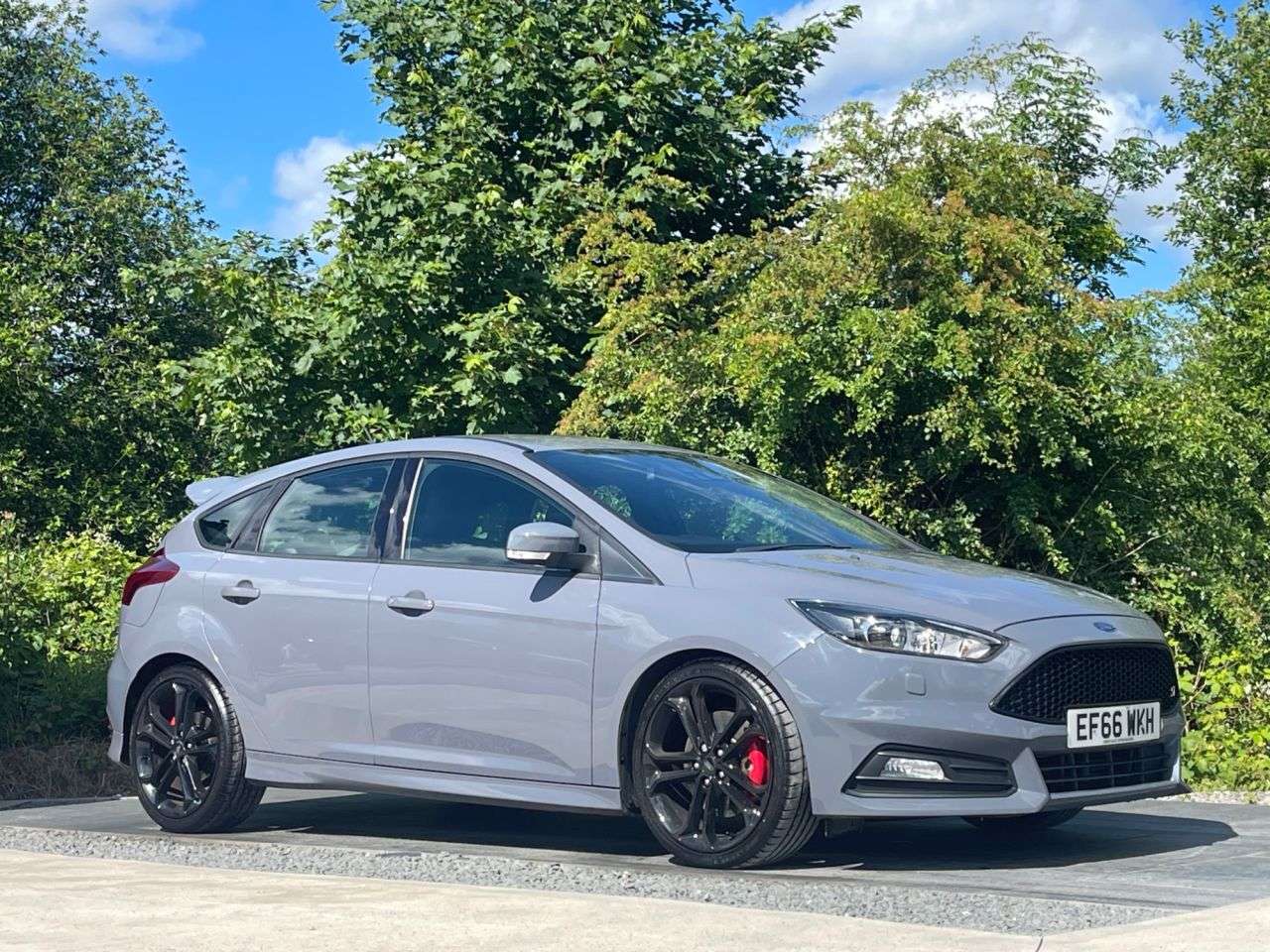A 2016 FORD FOCUS 2.0T EcoBoost ST-3 Hatchback 5dr Petrol Manual Euro 6 (s/s) (250 ps) WELL M A 2016 FORD FOCUS 2.0T EcoBoost ST-3 Hatchback 5dr Petrol Manual Euro 6 (s/s) (250 ps) WELL M