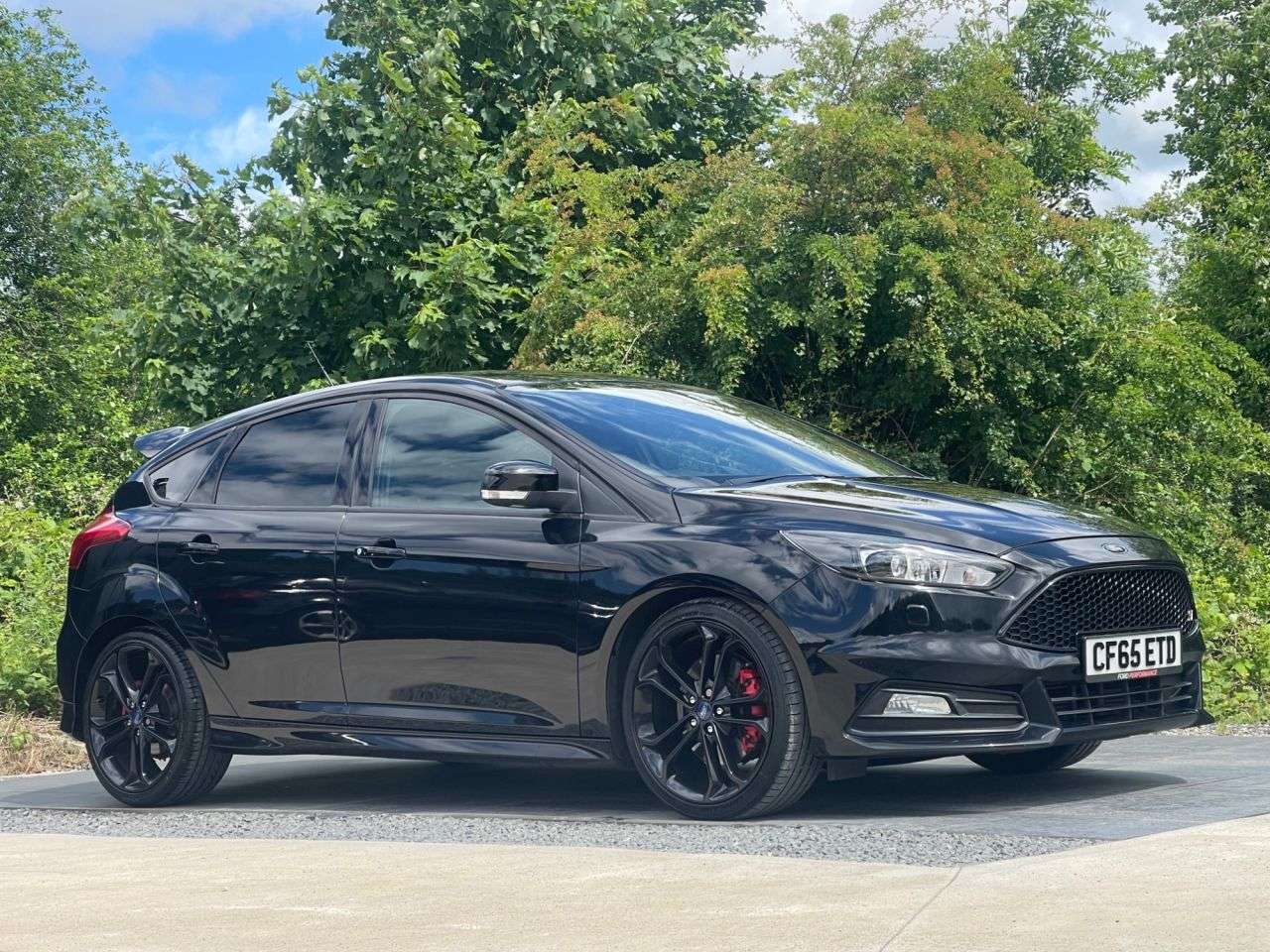 A 2016 FORD FOCUS 2.0T EcoBoost ST-3 Hatchback 5dr Petrol Manual Euro 6 (s/s) (250 ps) WELL M A 2016 FORD FOCUS 2.0T EcoBoost ST-3 Hatchback 5dr Petrol Manual Euro 6 (s/s) (250 ps) WELL M