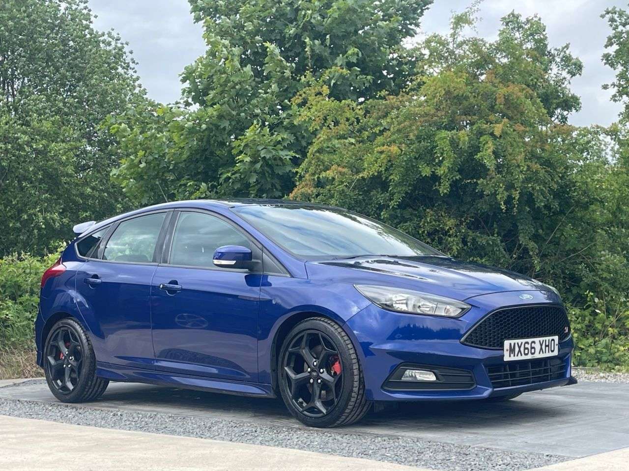 A 2016 FORD FOCUS 2.0T EcoBoost ST-2 Hatchback 5dr Petrol Manual Euro 6 (s/s) (250 ps) 6 MONT A 2016 FORD FOCUS 2.0T EcoBoost ST-2 Hatchback 5dr Petrol Manual Euro 6 (s/s) (250 ps) 6 MONT