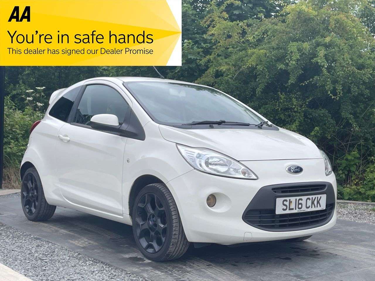 A 2016 FORD KA 1.2 Zetec White Edition Hatchback 3dr Petrol Manual Euro 6 (s/s) (69 ps) WE A 2016 FORD KA 1.2 Zetec White Edition Hatchback 3dr Petrol Manual Euro 6 (s/s) (69 ps) WE