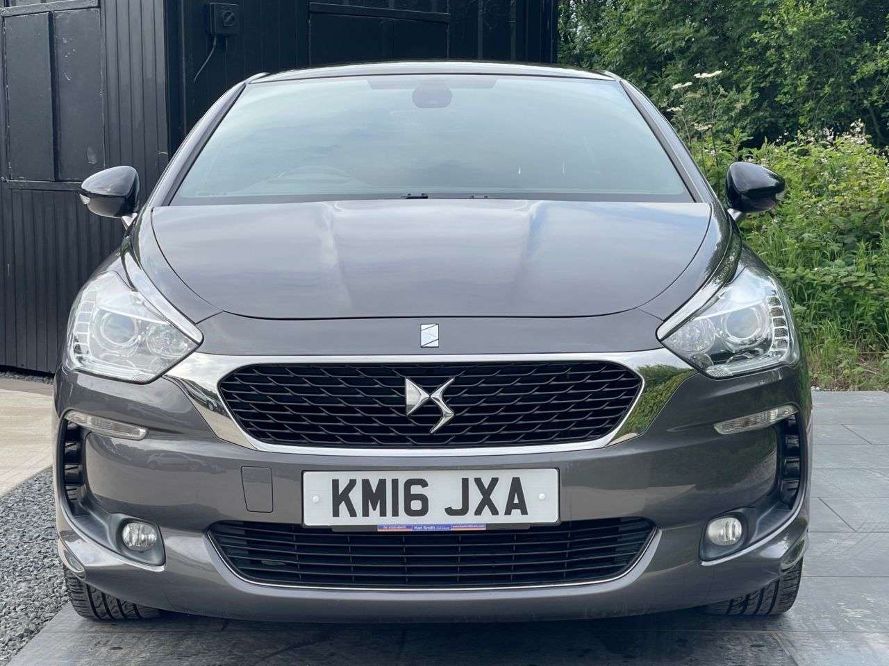 A 2016 DS AUTOMOBILES DS 5 2.0 BlueHDi Elegance Hatchback 5dr Diesel Manual Euro 6 (s/s) (150 ps) 60 + A 2016 DS AUTOMOBILES DS 5 2.0 BlueHDi Elegance Hatchback 5dr Diesel Manual Euro 6 (s/s) (150 ps) 60 +