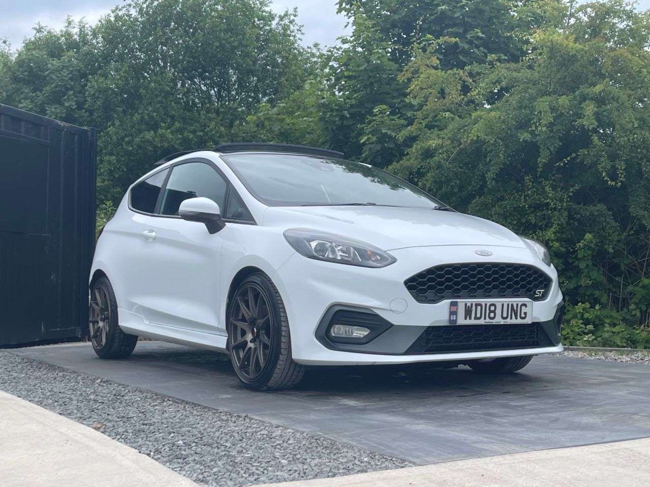 A 2018 FORD FIESTA 1.5T EcoBoost ST-3 Hatchback 3dr Petrol Manual Euro 6 (200 ps) WELL MAINTAI A 2018 FORD FIESTA 1.5T EcoBoost ST-3 Hatchback 3dr Petrol Manual Euro 6 (200 ps) WELL MAINTAI