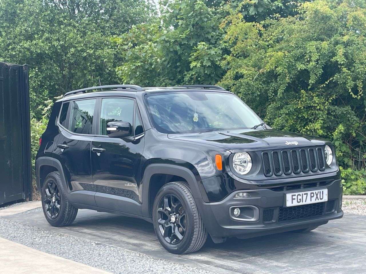 A 2017 JEEP RENEGADE 1.6 MultiJetII Longitude SUV 5dr Diesel Manual Euro 6 (s/s) (120 ps) REAR S A 2017 JEEP RENEGADE 1.6 MultiJetII Longitude SUV 5dr Diesel Manual Euro 6 (s/s) (120 ps) REAR S