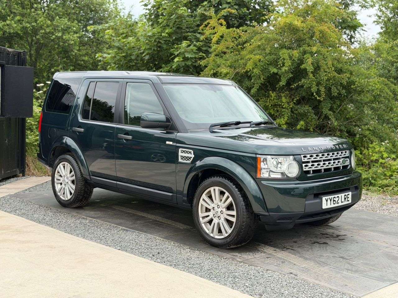 A 2012 LAND ROVER DISCOVERY 4 3.0 SD V6 GS SUV 5dr Diesel Auto 4WD Euro 5 (255 bhp) WELL MAINTAINED A 2012 LAND ROVER DISCOVERY 4 3.0 SD V6 GS SUV 5dr Diesel Auto 4WD Euro 5 (255 bhp) WELL MAINTAINED