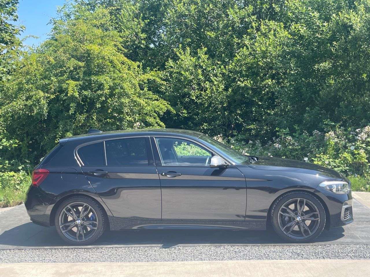 A 2017 BMW 1 SERIES 3.0 M140i Shadow Edition Hatchback 5dr Petrol Auto Euro 6 (s/s) (340 ps) BE A 2017 BMW 1 SERIES 3.0 M140i Shadow Edition Hatchback 5dr Petrol Auto Euro 6 (s/s) (340 ps) BE