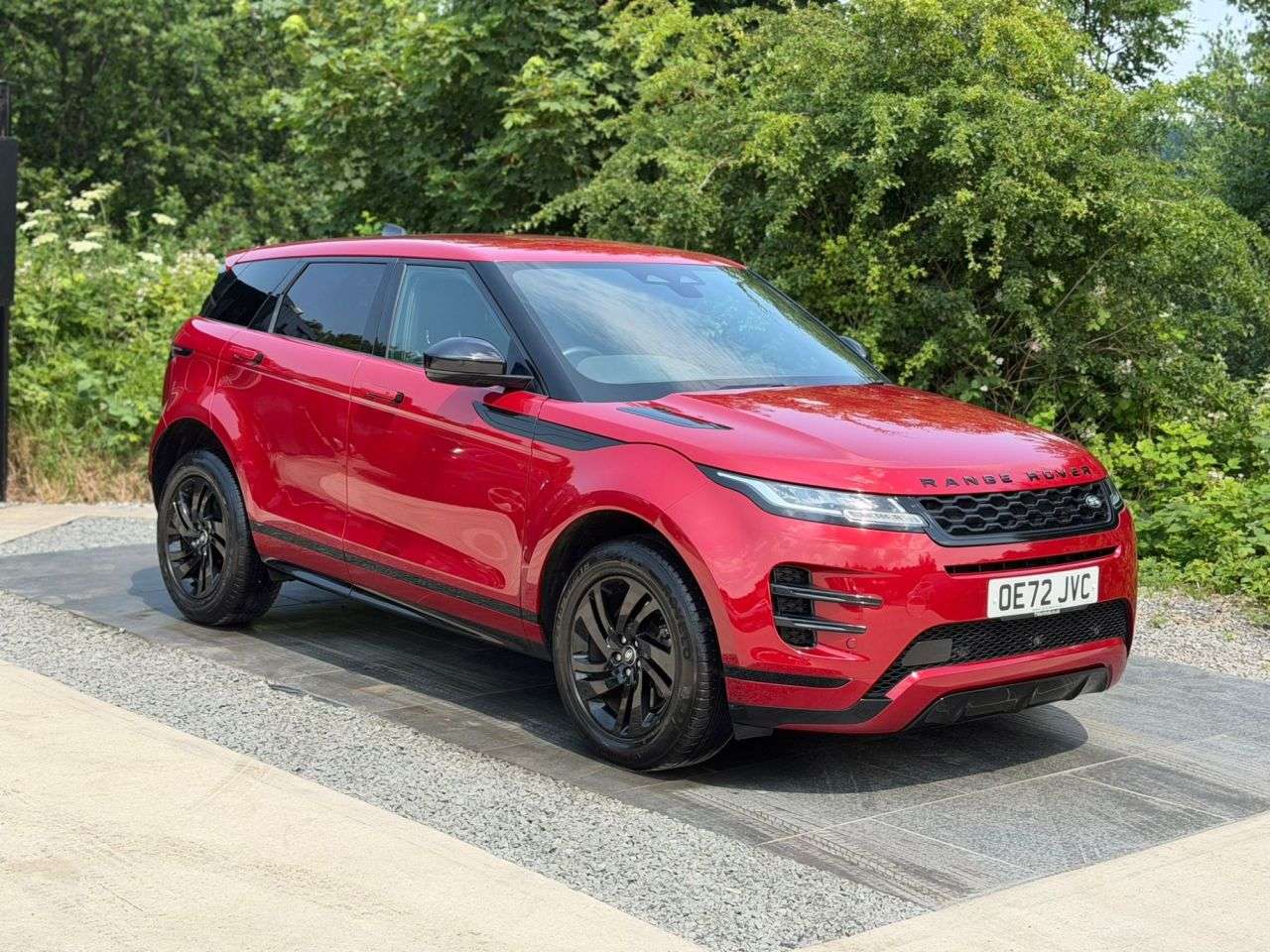A 2022 LAND ROVER RANGE ROVER EVOQUE 2.0 D200 MHEV R-Dynamic S SUV 5dr Diesel Auto 4WD Euro 6 (s/s) (204 ps) SAT A 2022 LAND ROVER RANGE ROVER EVOQUE 2.0 D200 MHEV R-Dynamic S SUV 5dr Diesel Auto 4WD Euro 6 (s/s) (204 ps) SAT