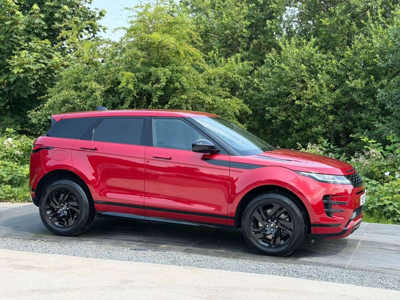 A 2022 LAND ROVER RANGE ROVER EVOQUE 2.0 D200 MHEV R-Dynamic S SUV 5dr Diesel Auto 4WD Euro 6 (s/s) (204 ps) SAT A 2022 LAND ROVER RANGE ROVER EVOQUE 2.0 D200 MHEV R-Dynamic S SUV 5dr Diesel Auto 4WD Euro 6 (s/s) (204 ps) SAT