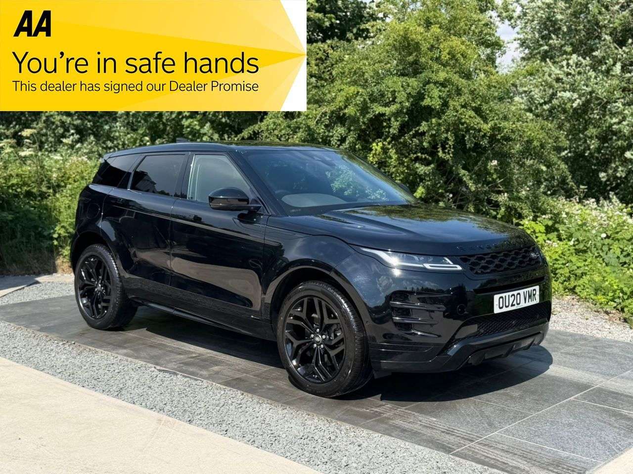 A 2020 LAND ROVER RANGE ROVER EVOQUE 2.0 P300 MHEV R-Dynamic HSE SUV 5dr Petrol Auto 4WD Euro 6 (s/s) (300 ps) S A 2020 LAND ROVER RANGE ROVER EVOQUE 2.0 P300 MHEV R-Dynamic HSE SUV 5dr Petrol Auto 4WD Euro 6 (s/s) (300 ps) S