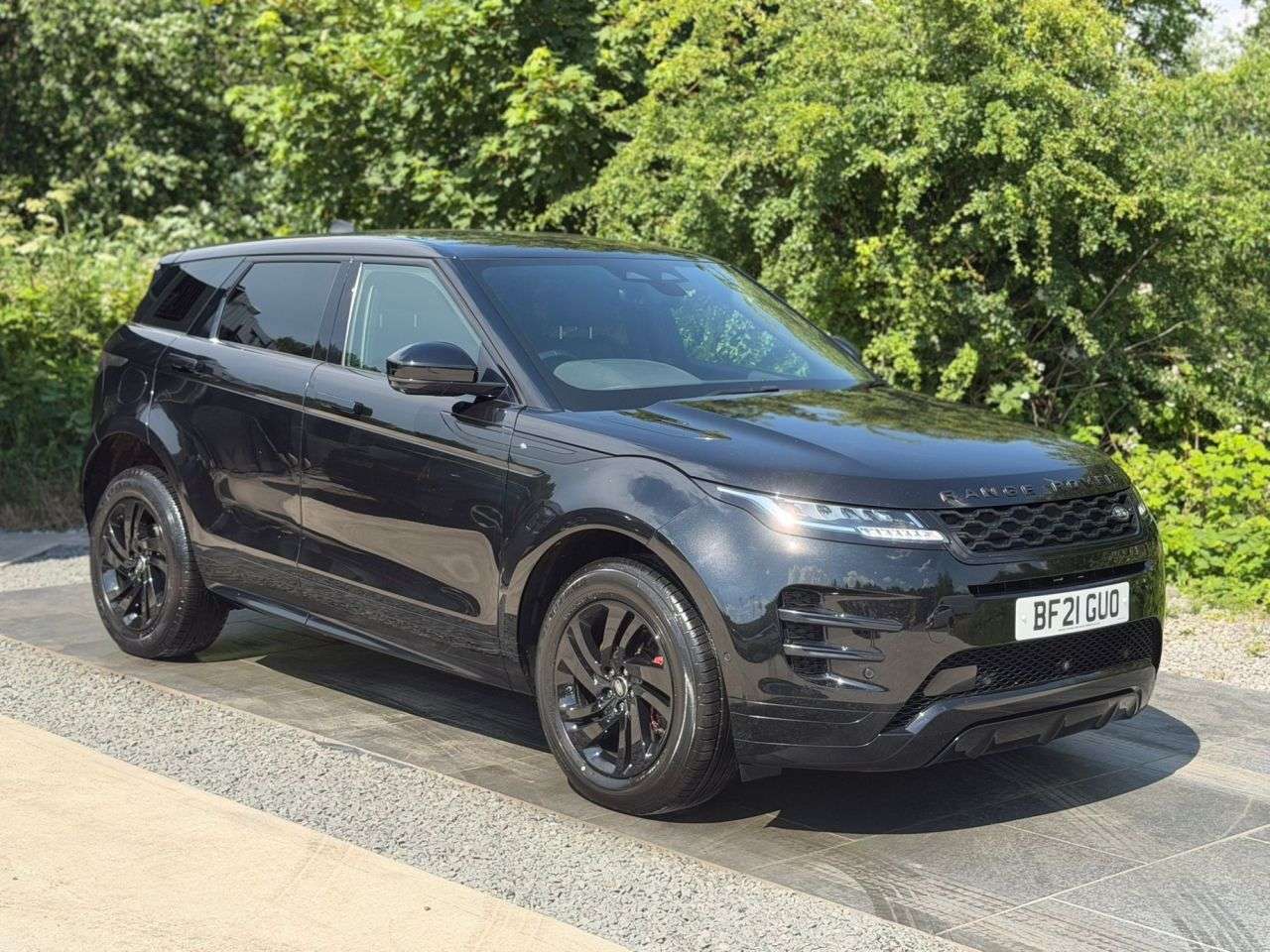 A 2021 LAND ROVER RANGE ROVER EVOQUE 2.0 D200 MHEV R-Dynamic S SUV 5dr Diesel Auto 4WD Euro 6 (s/s) (204 ps) CRU A 2021 LAND ROVER RANGE ROVER EVOQUE 2.0 D200 MHEV R-Dynamic S SUV 5dr Diesel Auto 4WD Euro 6 (s/s) (204 ps) CRU