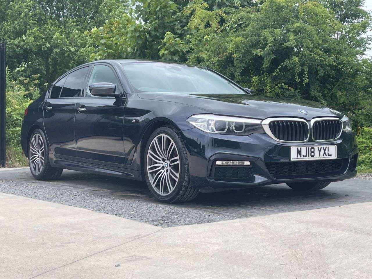 A 2018 BMW 5 SERIES 3.0 530d M Sport Saloon 4dr Diesel Auto Euro 6 (s/s) (265 ps) FRONT AND REA A 2018 BMW 5 SERIES 3.0 530d M Sport Saloon 4dr Diesel Auto Euro 6 (s/s) (265 ps) FRONT AND REA