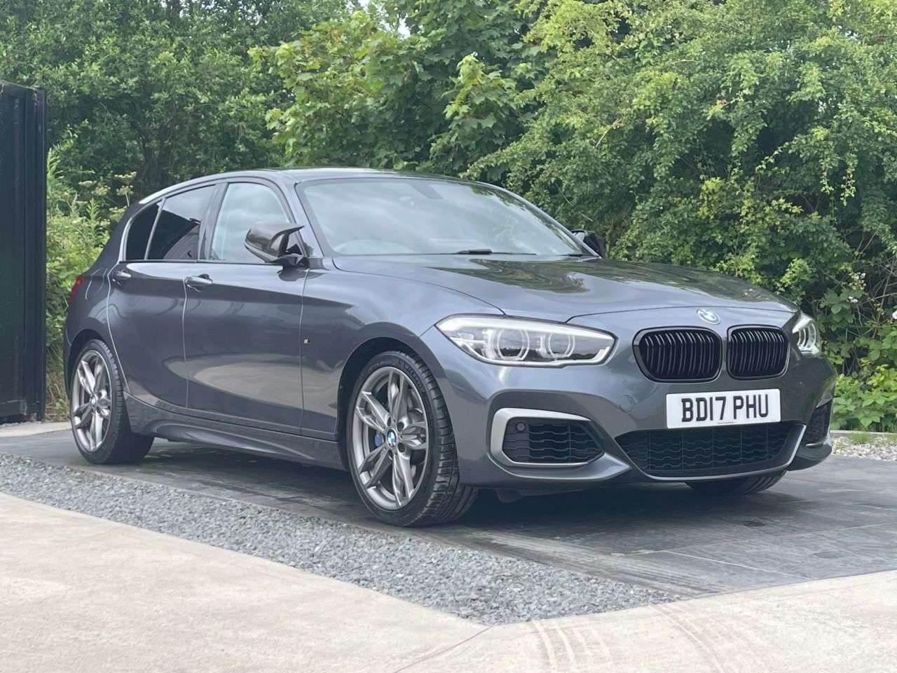 A 2017 BMW 1 SERIES 3.0 M140i Hatchback 5dr Petrol Auto Euro 6 (s/s) (340 ps) MASSIVE SPECIFICA A 2017 BMW 1 SERIES 3.0 M140i Hatchback 5dr Petrol Auto Euro 6 (s/s) (340 ps) MASSIVE SPECIFICA