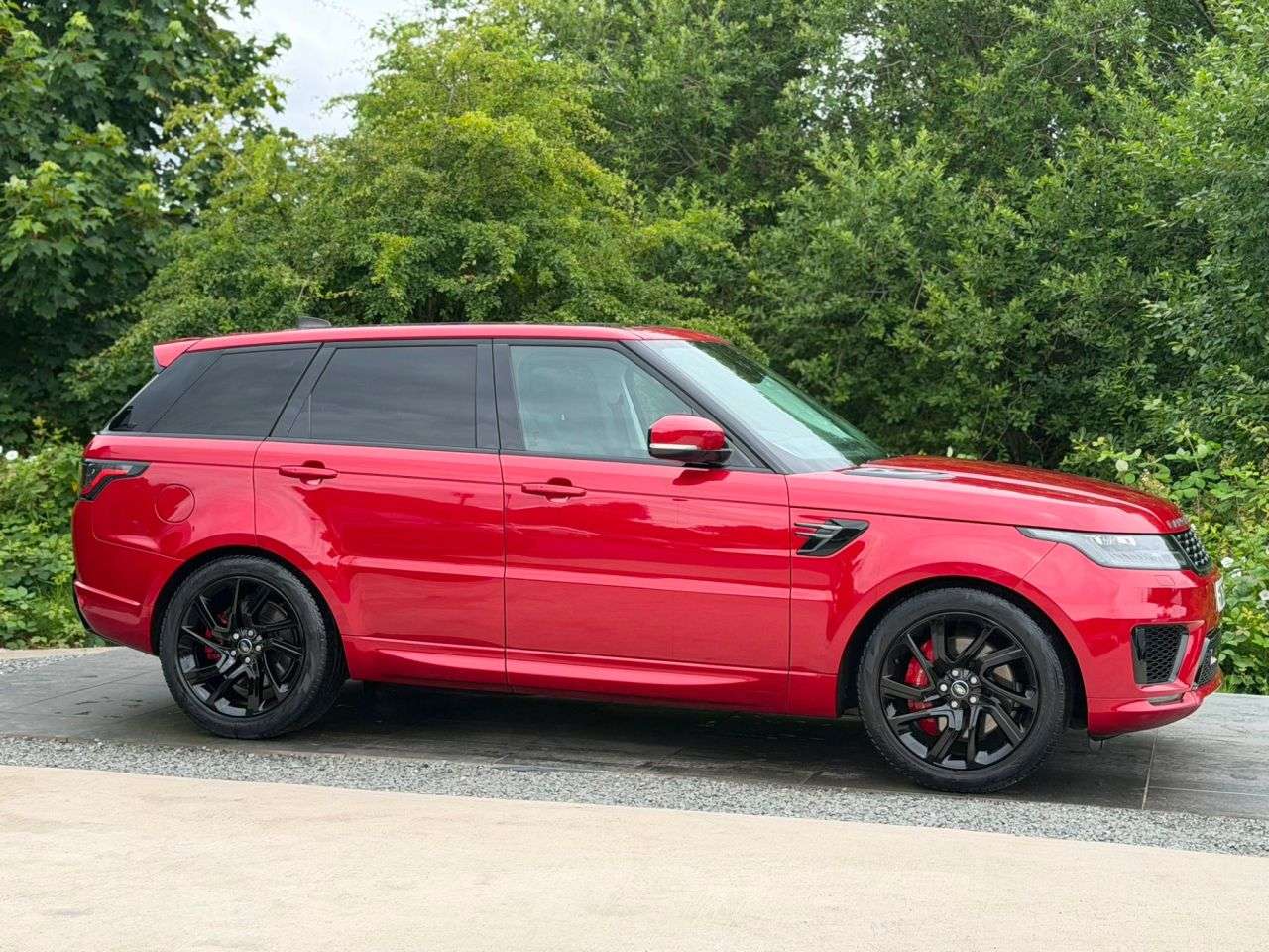 A 2020 LAND ROVER RANGE ROVER SPORT 2.0 P400e 13.1kWh HSE GPF Dynamic SUV 5dr Petrol Plug-in Hybrid Auto 4WD Eu A 2020 LAND ROVER RANGE ROVER SPORT 2.0 P400e 13.1kWh HSE GPF Dynamic SUV 5dr Petrol Plug-in Hybrid Auto 4WD Eu