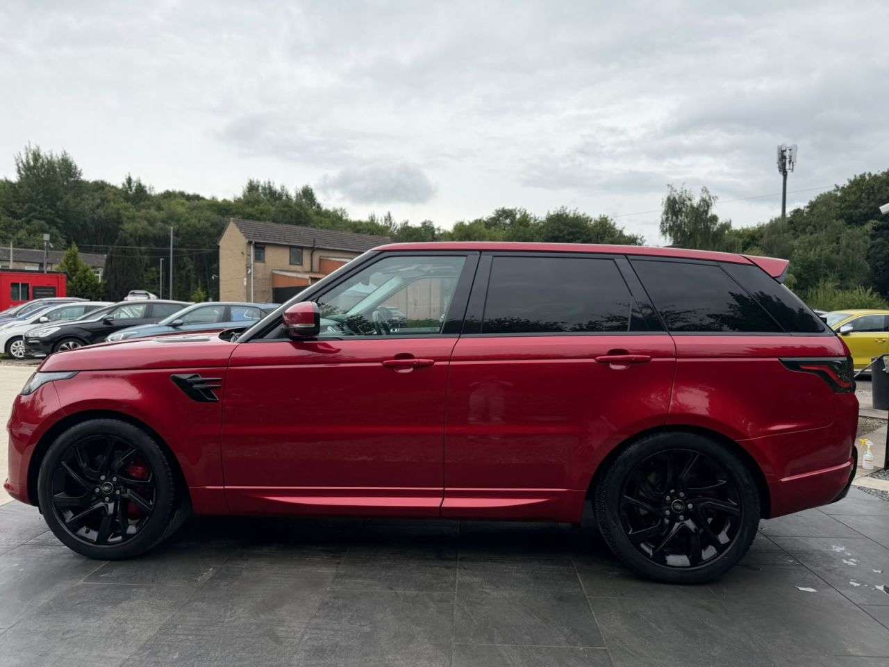 A 2020 LAND ROVER RANGE ROVER SPORT 2.0 P400e 13.1kWh HSE GPF Dynamic SUV 5dr Petrol Plug-in Hybrid Auto 4WD Eu A 2020 LAND ROVER RANGE ROVER SPORT 2.0 P400e 13.1kWh HSE GPF Dynamic SUV 5dr Petrol Plug-in Hybrid Auto 4WD Eu