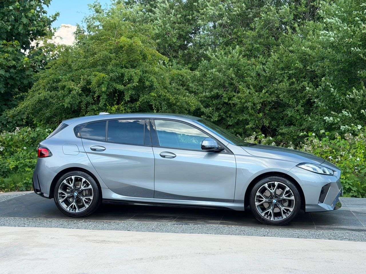 A 2025 BMW 1 SERIES 1.5 120i MHT M Sport Hatchback 5dr Petrol Hybrid DCT Euro 6 (s/s) (170 ps) A 2025 BMW 1 SERIES 1.5 120i MHT M Sport Hatchback 5dr Petrol Hybrid DCT Euro 6 (s/s) (170 ps)