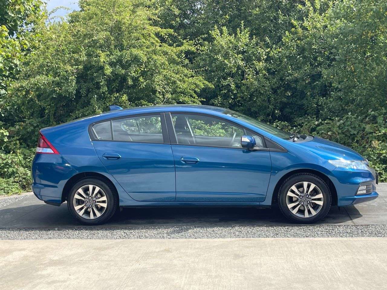 A 2014 HONDA INSIGHT 1.3h IMA HE Hatchback 5dr Petrol Hybrid CVT Euro 5 (102 ps) MP3 CD PLAYER C A 2014 HONDA INSIGHT 1.3h IMA HE Hatchback 5dr Petrol Hybrid CVT Euro 5 (102 ps) MP3 CD PLAYER C