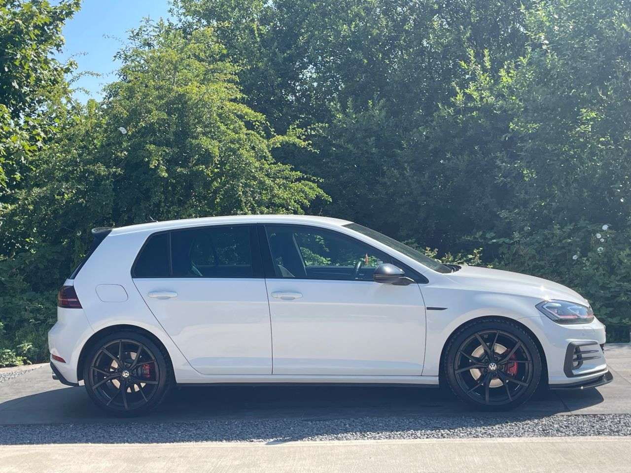 A 2017 VOLKSWAGEN GOLF 2.0 TSI GTI Hatchback 5dr Petrol DSG Euro 6 (s/s) (230 ps) 6 MONTHS WARRANT A 2017 VOLKSWAGEN GOLF 2.0 TSI GTI Hatchback 5dr Petrol DSG Euro 6 (s/s) (230 ps) 6 MONTHS WARRANT