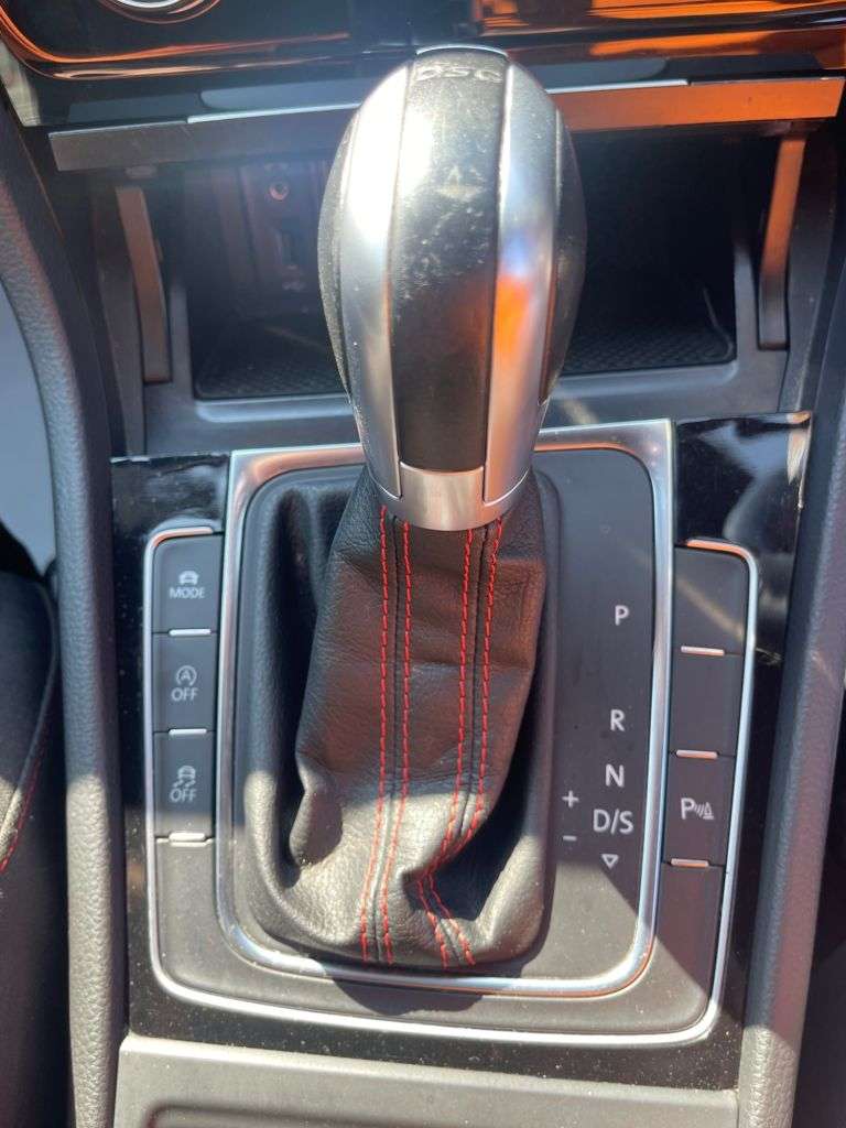 2017 VOLKSWAGEN GOLF 2017 VOLKSWAGEN GOLF