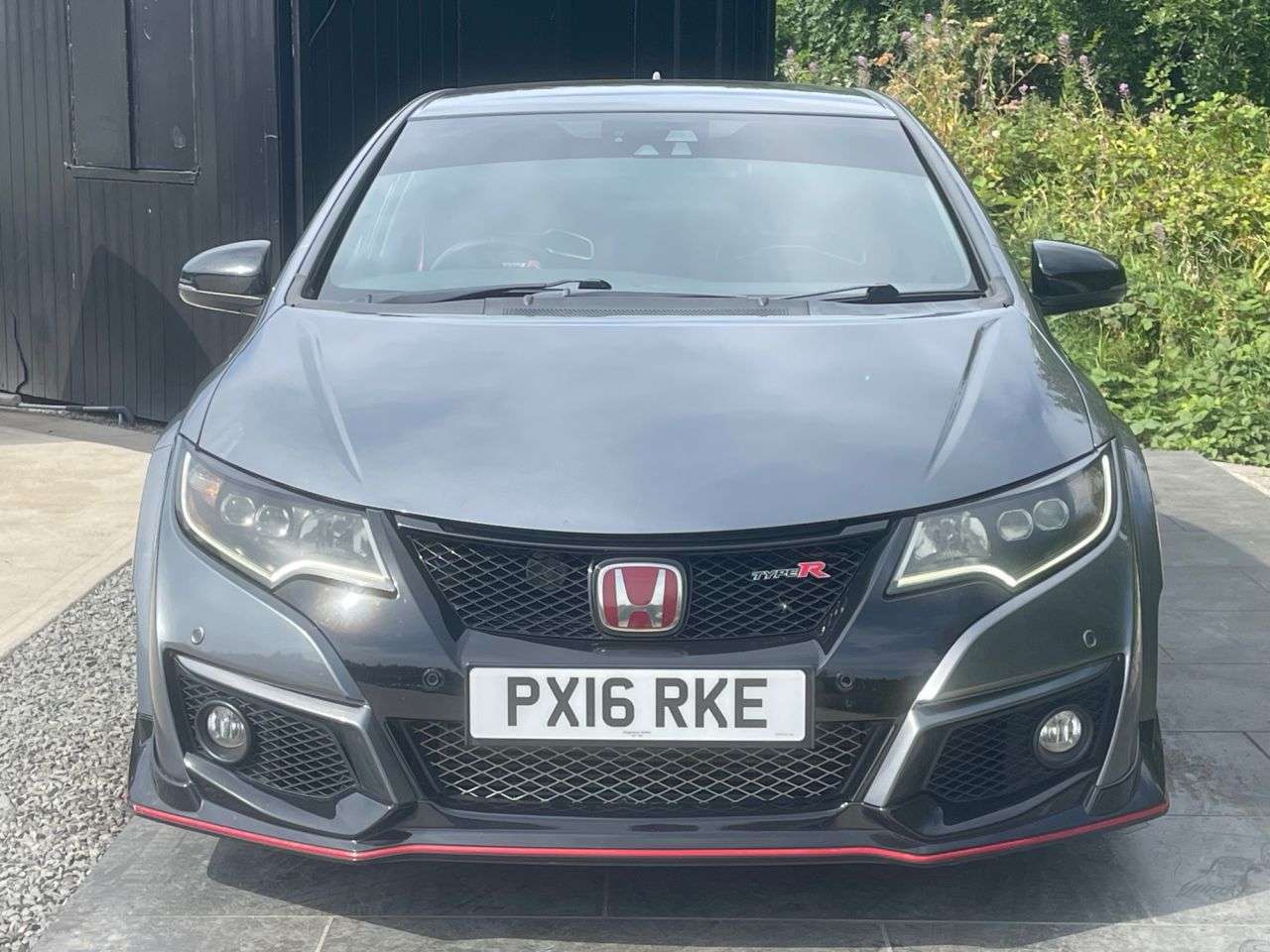 A 2016 HONDA CIVIC 2.0 i-VTEC Type R GT Hatchback 5dr Petrol Manual Euro 6 (s/s) (310 ps) TRAN A 2016 HONDA CIVIC 2.0 i-VTEC Type R GT Hatchback 5dr Petrol Manual Euro 6 (s/s) (310 ps) TRAN