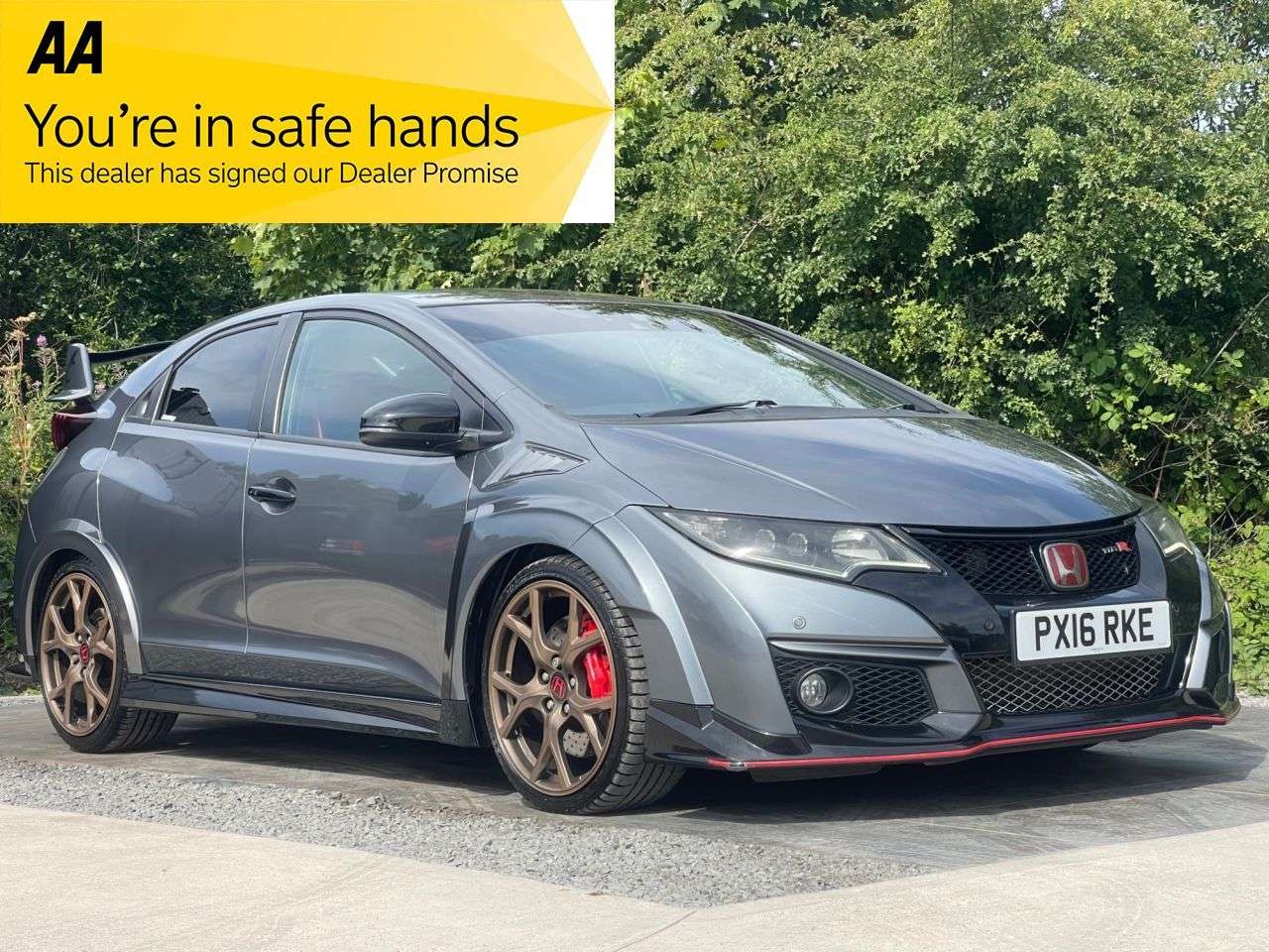 A 2016 HONDA CIVIC 2.0 i-VTEC Type R GT Hatchback 5dr Petrol Manual Euro 6 (s/s) (310 ps) TRAN A 2016 HONDA CIVIC 2.0 i-VTEC Type R GT Hatchback 5dr Petrol Manual Euro 6 (s/s) (310 ps) TRAN