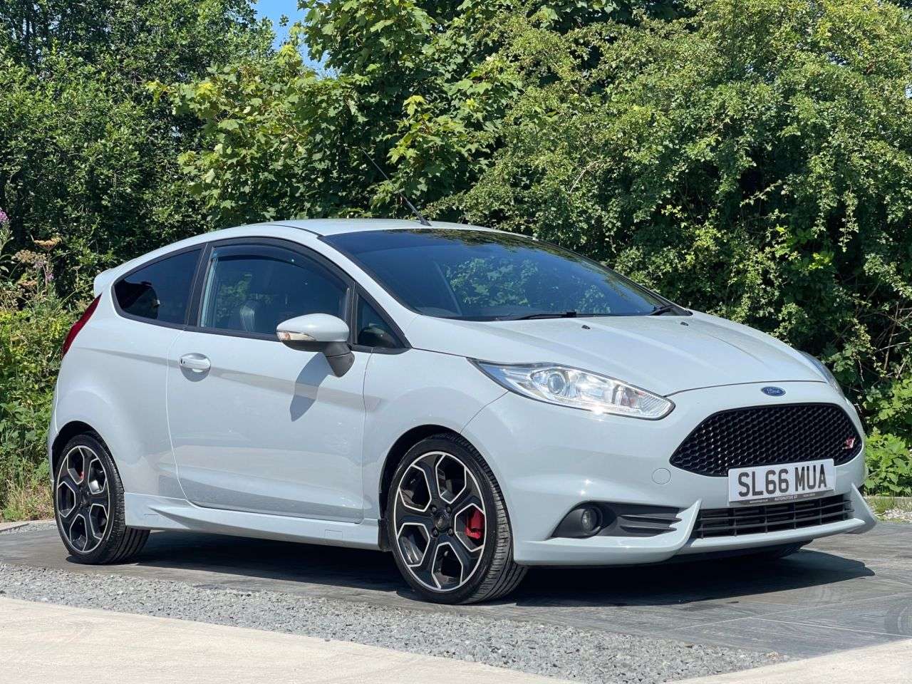 A 2017 FORD FIESTA 1.6T EcoBoost ST-200 Hatchback 3dr Petrol Manual Euro 6 (200 ps) 6 MONTHS W A 2017 FORD FIESTA 1.6T EcoBoost ST-200 Hatchback 3dr Petrol Manual Euro 6 (200 ps) 6 MONTHS W