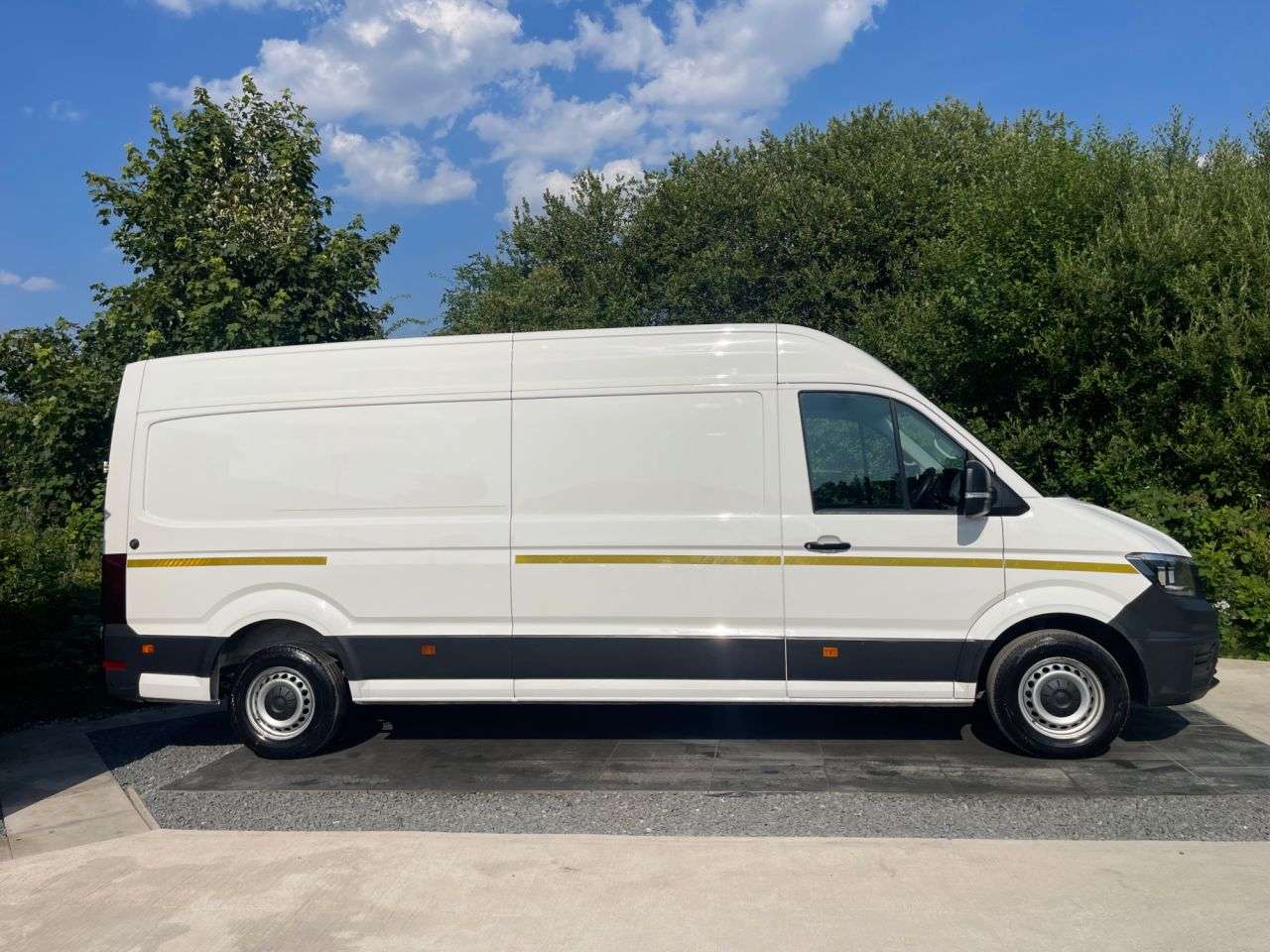 A 2022 VOLKSWAGEN CRAFTER 2.0 TDI CR35 Trendline Panel Van 5dr Diesel Manual FWD LWB High Roof Euro 6 A 2022 VOLKSWAGEN CRAFTER 2.0 TDI CR35 Trendline Panel Van 5dr Diesel Manual FWD LWB High Roof Euro 6
