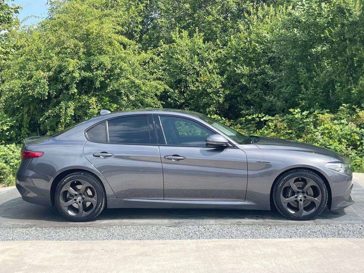 A 2019 ALFA ROMEO GIULIA 2.0T Veloce Saloon 4dr Petrol Auto Euro 6 (s/s) (280 ps) FRONT AND REAR SEN A 2019 ALFA ROMEO GIULIA 2.0T Veloce Saloon 4dr Petrol Auto Euro 6 (s/s) (280 ps) FRONT AND REAR SEN