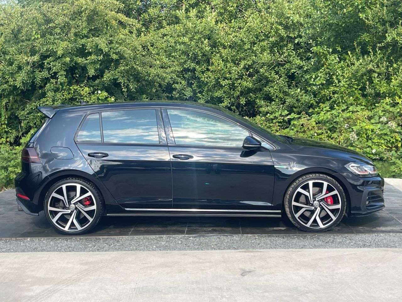 A 2018 VOLKSWAGEN GOLF 2.0 TSI GPF GTI Performance Hatchback 5dr Petrol DSG Euro 6 (s/s) (245 ps) A 2018 VOLKSWAGEN GOLF 2.0 TSI GPF GTI Performance Hatchback 5dr Petrol DSG Euro 6 (s/s) (245 ps)