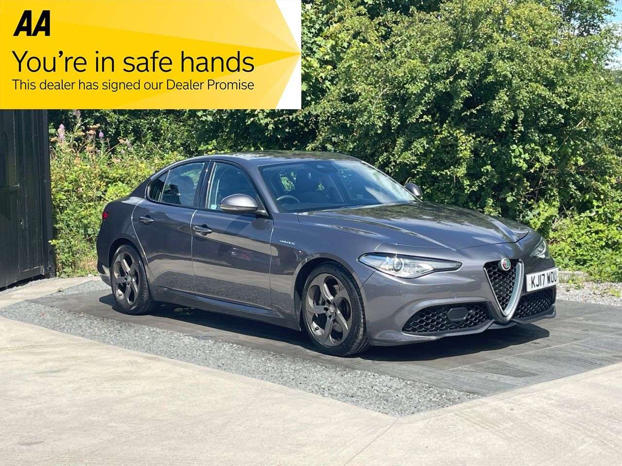 A 2017 ALFA ROMEO GIULIA 2.0T Veloce Saloon 4dr Petrol Auto Euro 6 (s/s) (280 ps) 6 MONTHS WARRANTY A 2017 ALFA ROMEO GIULIA 2.0T Veloce Saloon 4dr Petrol Auto Euro 6 (s/s) (280 ps) 6 MONTHS WARRANTY