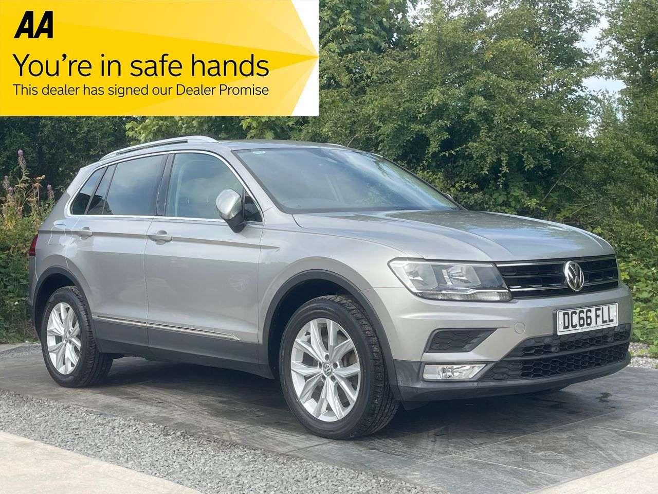 A 2016 VOLKSWAGEN TIGUAN 2.0 TDI BlueMotion Tech SE Navigation SUV 5dr Diesel DSG 4Motion Euro 6 (s/ A 2016 VOLKSWAGEN TIGUAN 2.0 TDI BlueMotion Tech SE Navigation SUV 5dr Diesel DSG 4Motion Euro 6 (s/