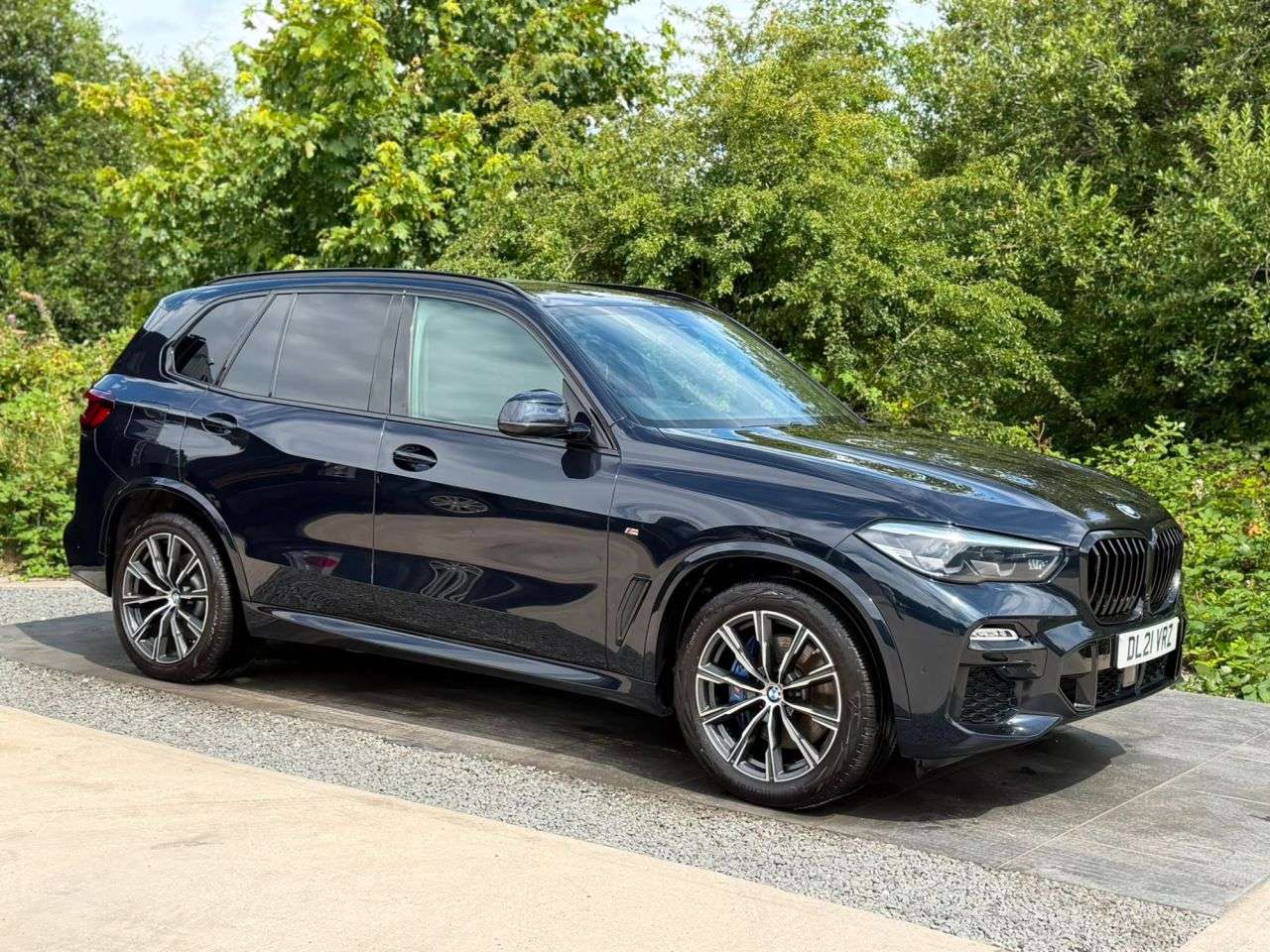 A 2021 BMW X5 3.0 30d MHT M Sport SUV 5dr Diesel Hybrid Auto xDrive Euro 6 (s/s) (286 ps) A 2021 BMW X5 3.0 30d MHT M Sport SUV 5dr Diesel Hybrid Auto xDrive Euro 6 (s/s) (286 ps)